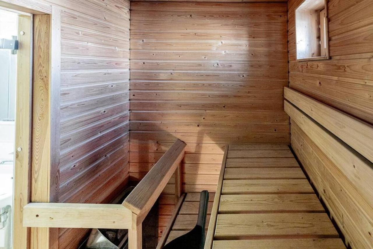 Apartment Sleepwell, Leppaevaara, 71M2 With Private Sauna エスポー エクステリア 写真